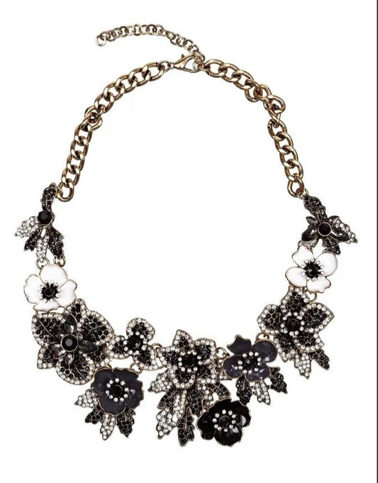 Black & White Flower Necklace