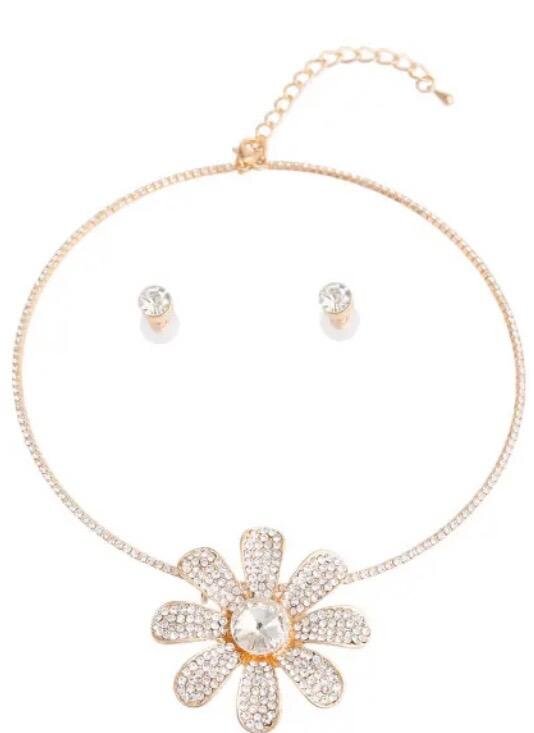 Flower Choker Set
